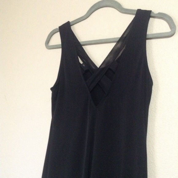 Sleeveless Cross Back Dress - Picture 5 of 6